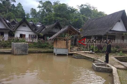 Kampung Naga Tasikmalaya, Perkampungan Unik Tanpa Listrik Pelestari Adat dan Budaya!