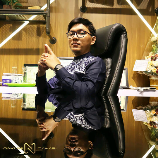 Kemeja Pria yang Cocok Untuk Ngantor dan Ibadah | NAKUMI NAKABI