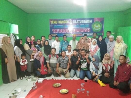 Pernah Menjadi Korban Situasi Reuni Ajang Pamer? Ini Tips Menghindari Hal Tersebut!