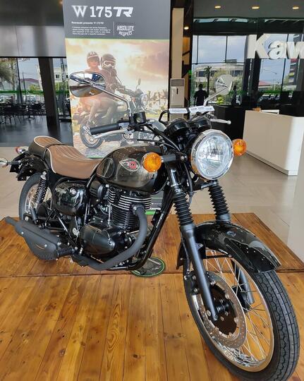 Showroom Dealer Resmi Cash Kredit Motor Kawasaki Melayani Jabodetabekser Ready Stock