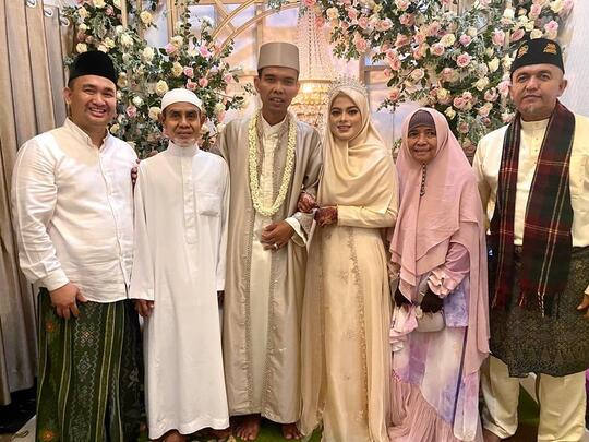 SAH, Ustad Abdul Somad Resmi Melepas Masa Duda nya