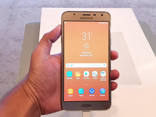 Suka Selfie!! Ponsel Dengan Kamera Model Pop Up, Apa Sudah Tak Laku Lagi?