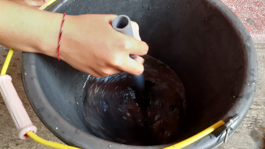 JANGAN BURU-BURU MEMBUANG AMPAS KOPI DAN TEH!! JADIKAN PUPUK BERMANFAAT BAGI TANAMAN.