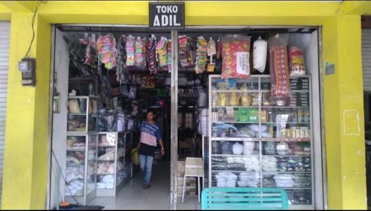 Belum Beli Sandal Buat Lebaran? Toko Adil Terlengkap di Pamekasan