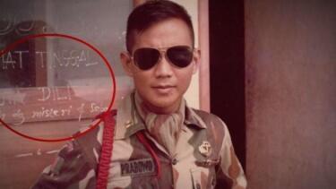 Tulisan Misteri Di Belakang Foto Prabowo Subianto.