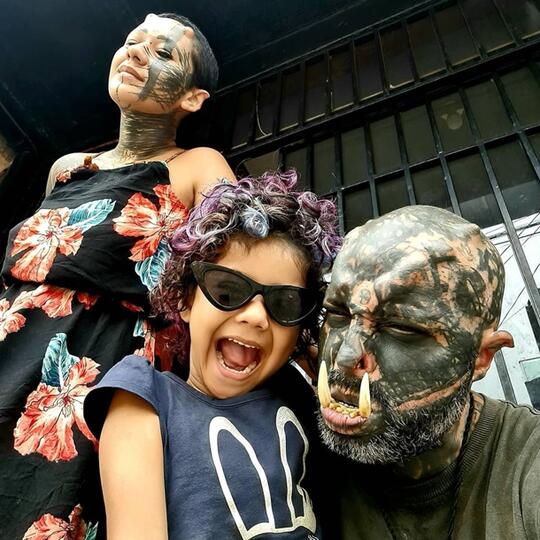 Unik, Pria Ini Merubah Bagian Tubuhnya Agar Mirip "Balmond", Ini Namaya