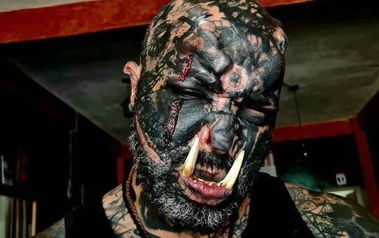 Unik, Pria Ini Merubah Bagian Tubuhnya Agar Mirip "Balmond", Ini Namaya