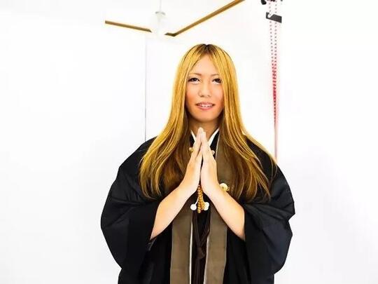 WOW, Ternyata di Jepang Ada Pemakaman Boneka Seks Lho, Tarifnya Mahal Juga