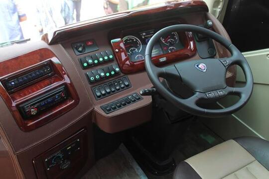 Inilah Alasan Mengapa Truk Dan Bus Zaman Dulu Setirnya Besar, Bukan Sembarangan