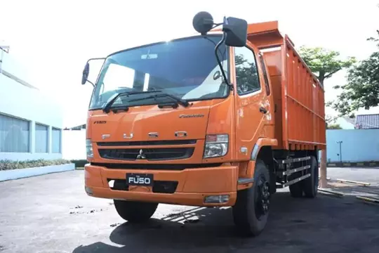 Mengenal Mitsubishi Fuso 220PS, Truk Oranye Legendaris Andalan Untuk Angkutan Barang