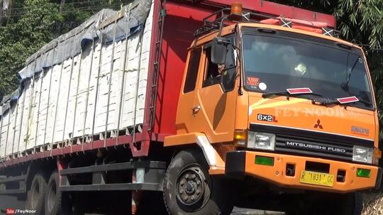 Mengenal Mitsubishi Fuso 220PS, Truk Oranye Legendaris Andalan Untuk Angkutan Barang