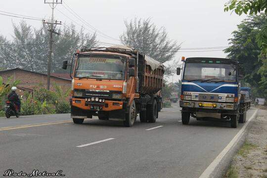 Mengenal Mitsubishi Fuso 220PS, Truk Oranye Legendaris Andalan Untuk Angkutan Barang