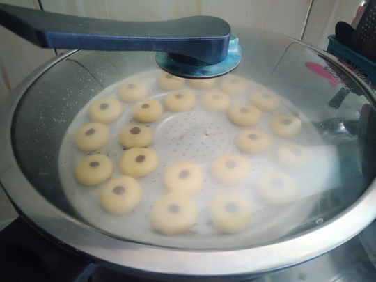 Kue Kering Ekonomis, Hanya Dari 1 Adonan Tercipta 3 Jenis Kue, Loh!
