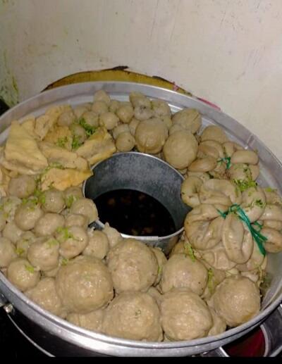 Penjualnya Seksi, Pelanggan Ketagihan. Kisah Sukses Usaha Bakso Semox