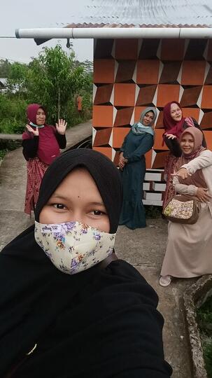 Rindu Menenun Kisah Di Kampung Halaman Orang Tua