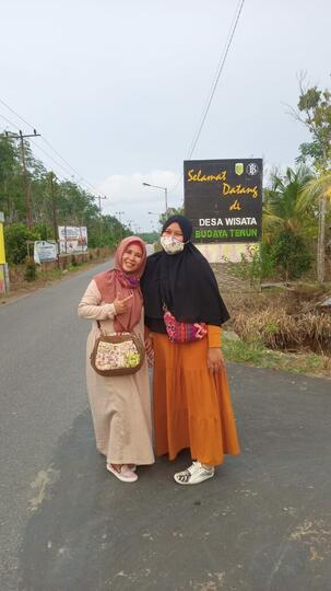 Rindu Menenun Kisah Di Kampung Halaman Orang Tua