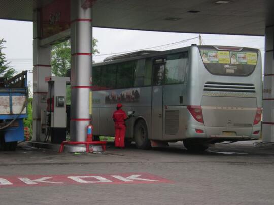 Inilah Mengapa Kebanyakan Bus Dan Truk Pakai Mesin I6, Kenapa Gak V6 Saja?