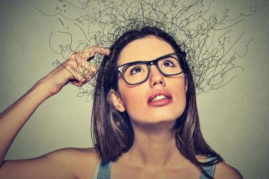 Anda Sering Lupa Suatu Kata Saat Hendak Berbicara? Kenali Masalah Otak Lethologica
