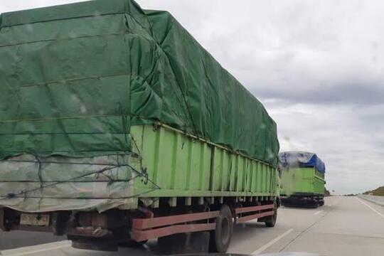 Mengapa Lampu Belakang Truk Sangat Sederhana Dan Tak Menarik? Ini Dia Alasannya