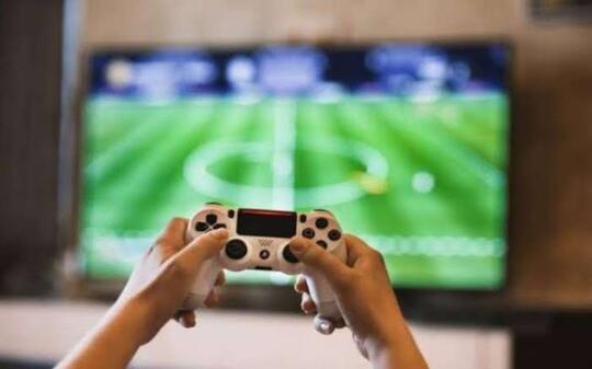 Main Game!! Mending Rakit PC Atau Beli Playstation 5 ?