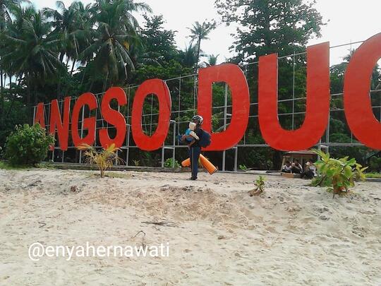 Serunya Menghabiskan Lebaran di Pantai Gandoriah, Kota Pariaman