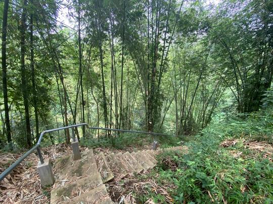 Berkunjung ke Curug Thitang, Air Terjun Asri yang Tersembunyi