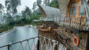 Pengen Ngerasain Camping Yang Glamour? Ke Legok Kondang Lodge Aja