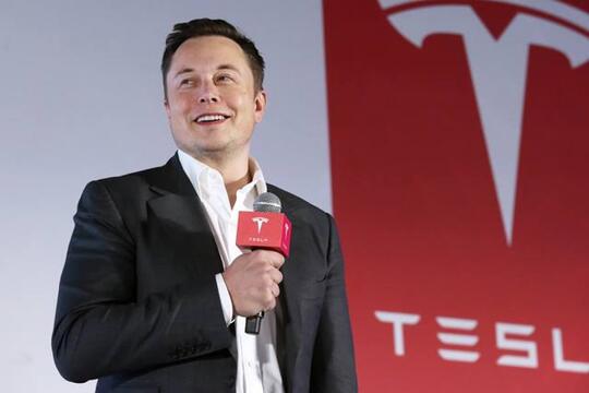 Toyota vs Tesla, Siapa Pemenangnya?