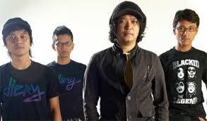 Nostalgia Lagu Hits 2000an yang Bikin Baper Pada Masanya