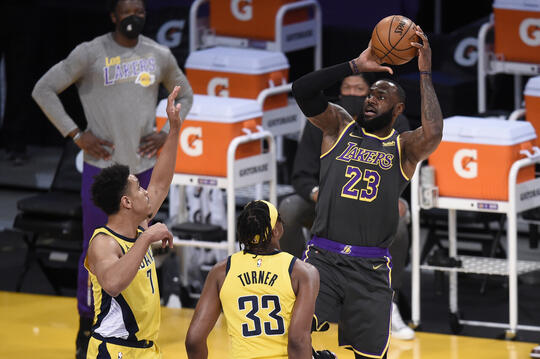 LeBron is Back! LA Lakers Kalahkan Indiana Pacers 115-122