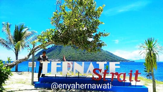 Pantai Jikomalamo, Tempat Asyik Menikmati Aneka Olahraga Air di Pulau Ternate