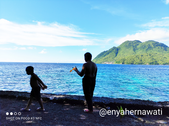 Pantai Jikomalamo, Tempat Asyik Menikmati Aneka Olahraga Air di Pulau Ternate