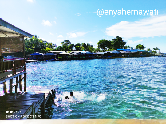 Pantai Jikomalamo, Tempat Asyik Menikmati Aneka Olahraga Air di Pulau Ternate