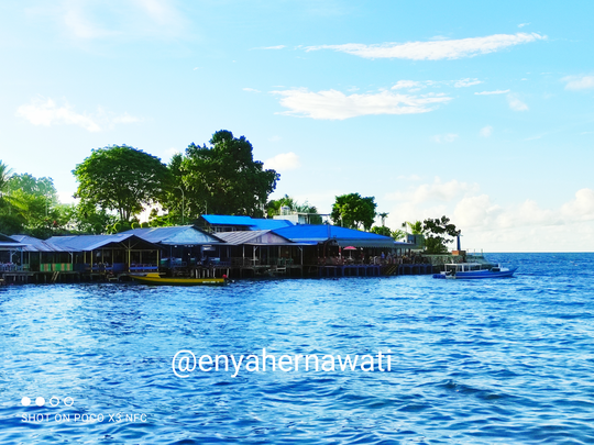 Pantai Jikomalamo, Tempat Asyik Menikmati Aneka Olahraga Air di Pulau Ternate