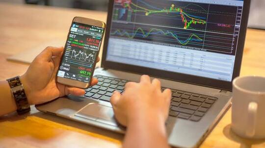 Kaum Rebahan, Cobain Deh Bisnis Trading Online