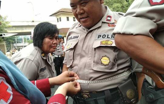 Kenapa Polisi Banyak Yang Perutnya Buncit?