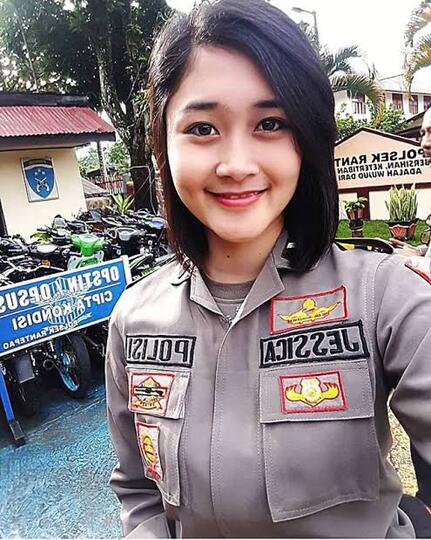 Kenapa Polisi Banyak Yang Perutnya Buncit?