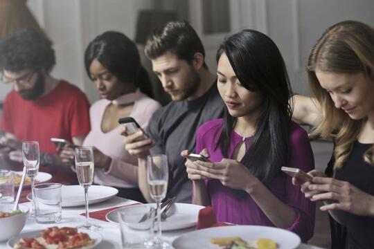 Tidak Bisa Lepas Dari Sosial Media? Fix Gansis Masuk #GenerasiScrolling!