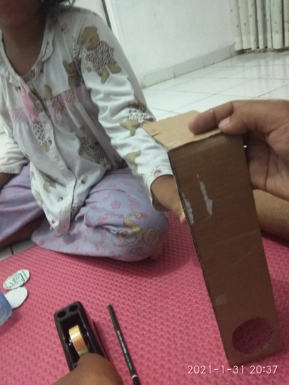 Membuat Periskop Sederhana dari Kardus Bekas