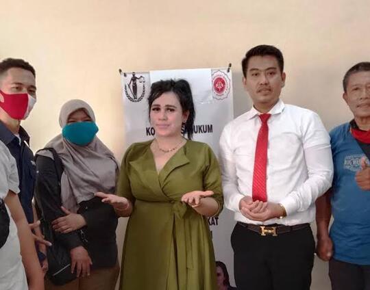 Video Mesum, Mirip Selebgram Ratu Entok Dengan Driver Ojol Beredar