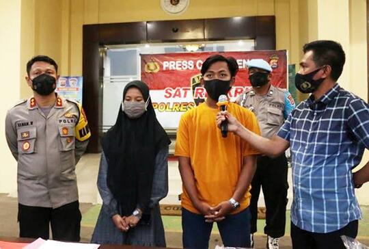 Pegang TT Di Tempat Publik, Aksi Mesum Pelajar Di Kolam Renang, Apakah Akan Ditahan?