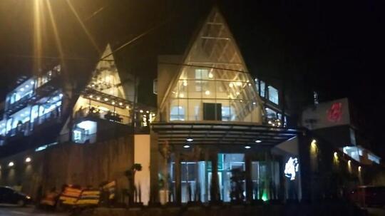 Are You and I Bed & Breakfast, Hotel 300 Ribuan dengan View Instagram able, Apik!