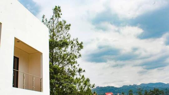 Are You and I Bed & Breakfast, Hotel 300 Ribuan dengan View Instagram able, Apik!