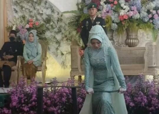 Bukan Main Sampah, Wanita Cantik Ini Bikin Gambar Indah yang Menjadi Konten Berbayar