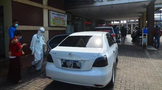 Corona Menggila di Kudus, Pasien Antre di RS untuk Masuk IGD