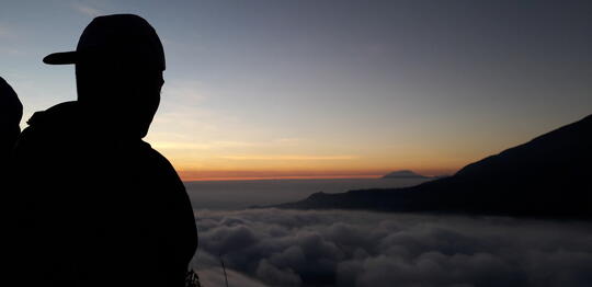 Kenapa Banyak Orang Naik Gunung ? Ini Alasanya !