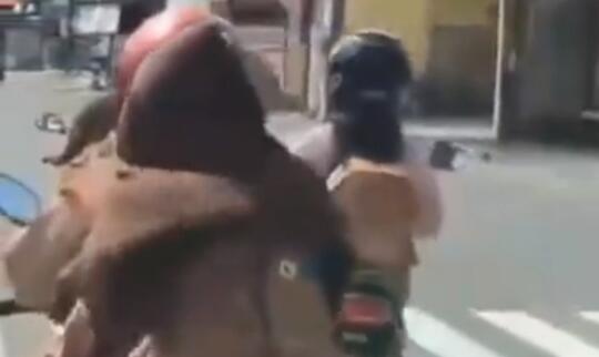Pamer Merokok di Jalan Raya, Aksi Siswi Ini Adalah Bukti Nyata Krisis Moralitas
