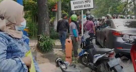 Apa Yang Terjadi Jika Polisi Menabrak Pengguna Jalan, Karena Menerobos Lampu Merah?