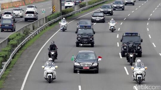 Apa Yang Terjadi Jika Polisi Menabrak Pengguna Jalan, Karena Menerobos Lampu Merah?