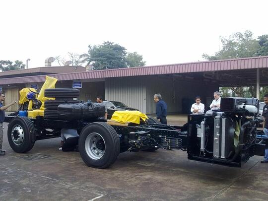 Apa Keunggulan Bus Bermesin Belakang Dibanding Bermesin Depan?
